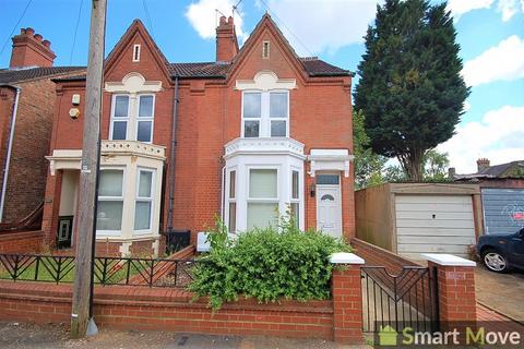 3 bedroom semi-detached house for sale, Williamson Avenue, Peterborough, Cambridgeshire. PE3 6BA