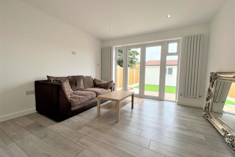 3 bedroom terraced house for sale - Suffolk Road, Barking, Essex, IG11