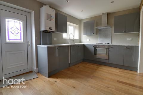 3 bedroom end of terrace house for sale - Lewis Avenue, London