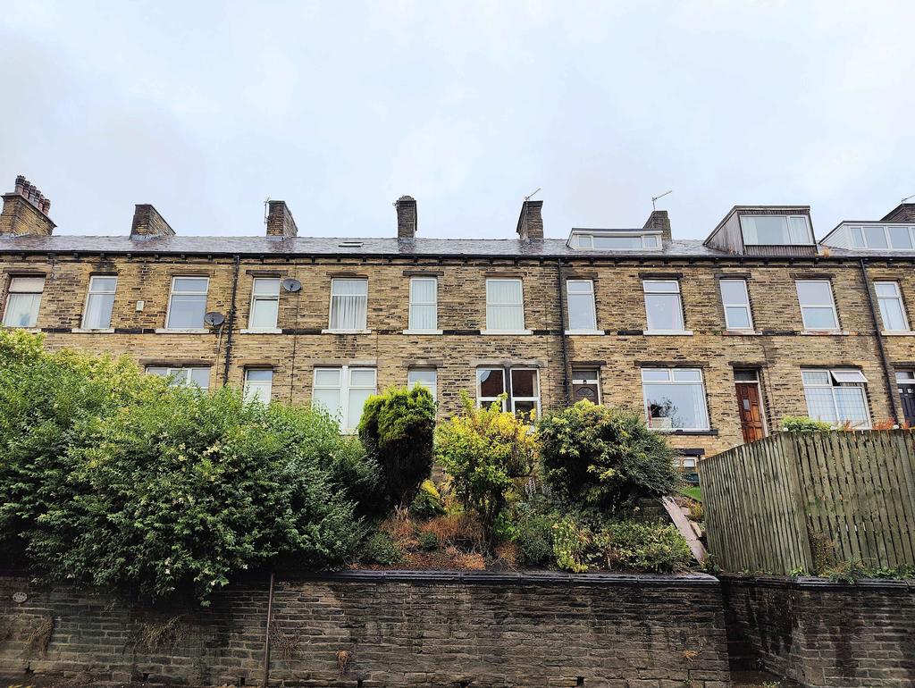 Haugh Shaw Road, Halifax HX1 3 bed terraced house for sale £135,000