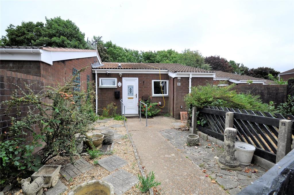 Aspengrove, Holbrook, Gosport... 1 bed bungalow £185,000