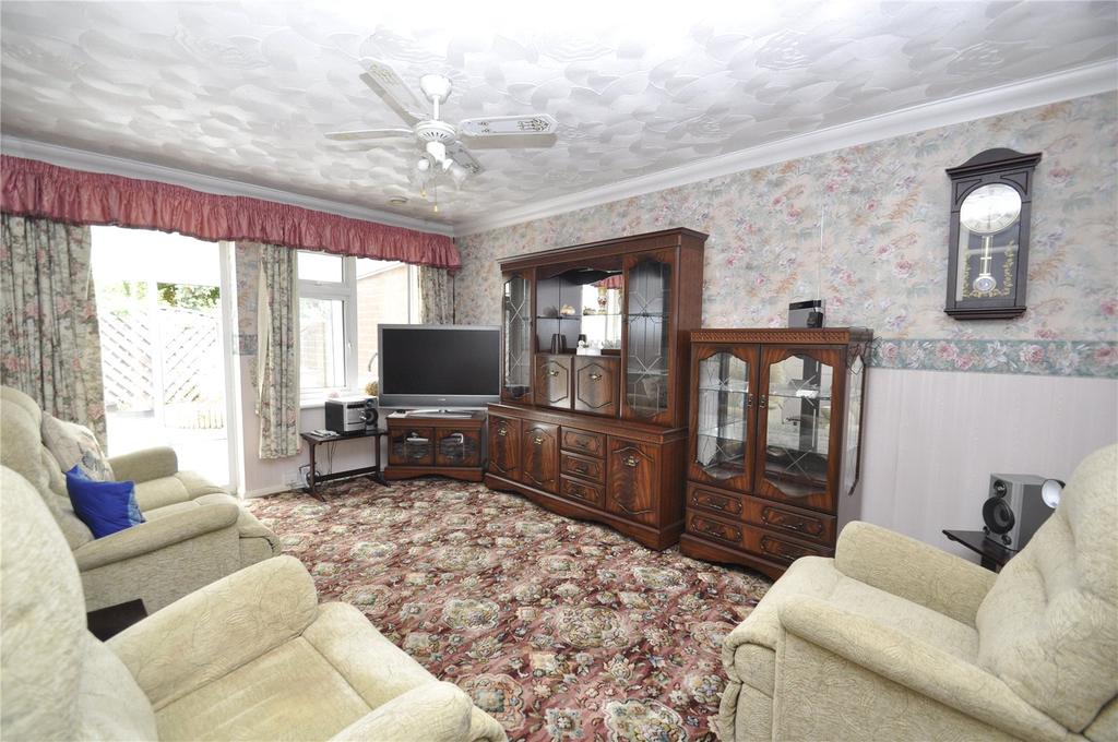 Aspengrove, Holbrook, Gosport... 1 bed bungalow £185,000
