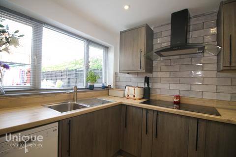 1 Lothian Place, Blackpool, FY2 0EZ