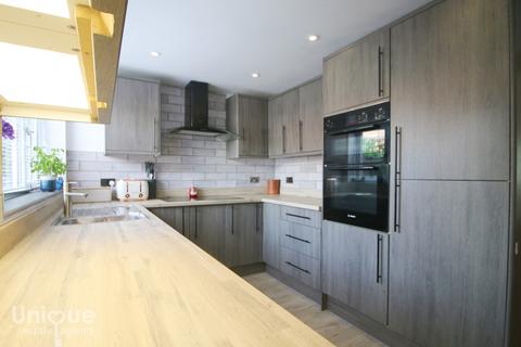 1 Lothian Place, Blackpool, FY2 0EZ