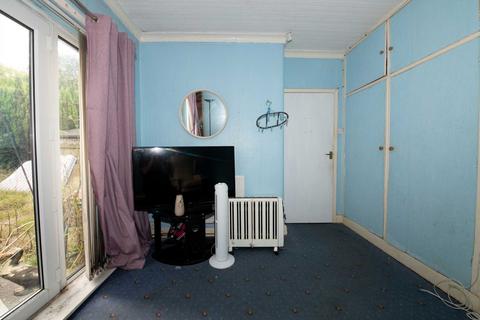 11 Wingate Drive, Whitefield, Manchester, M45 7GX