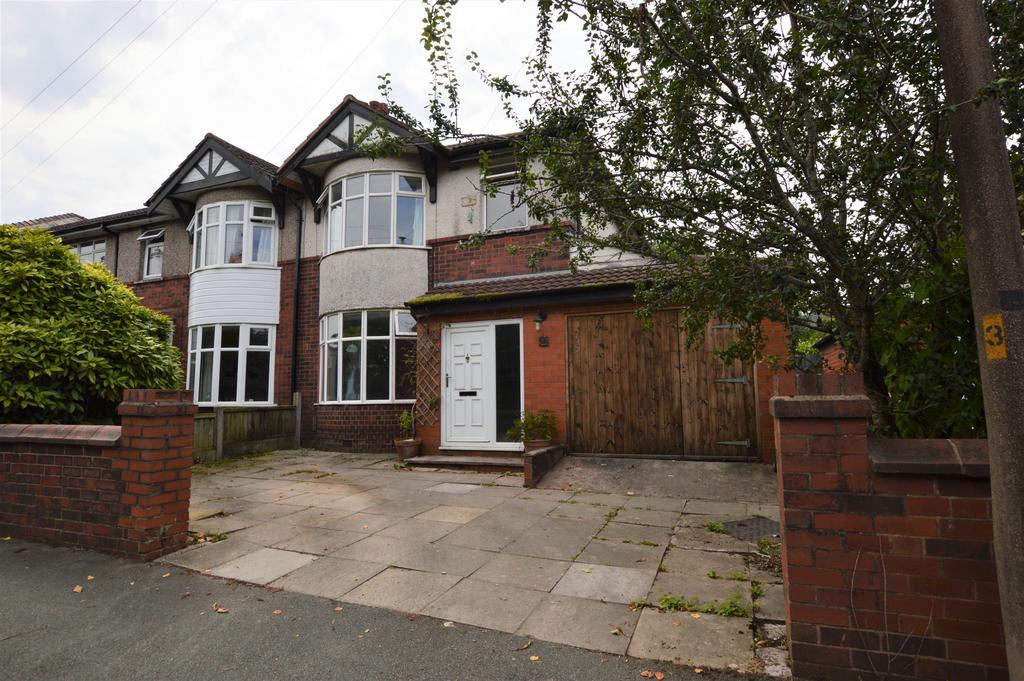 Sefton Lane, Horwich, BL6 3 bed semidetached house £250,000