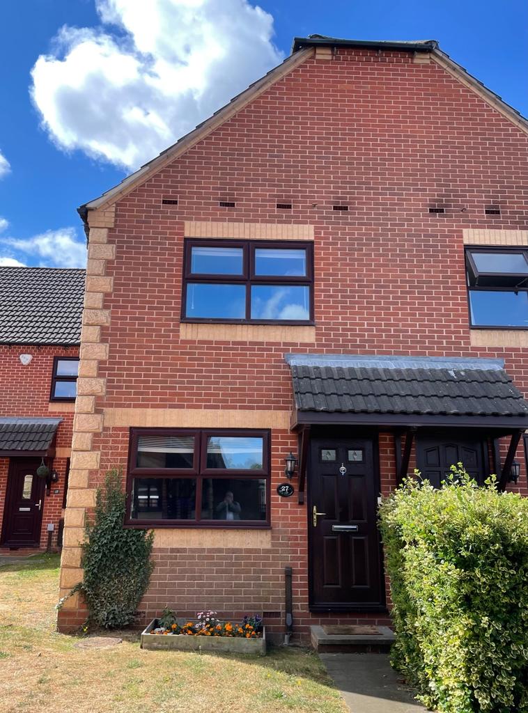 Castle Drive, Coleshill, West Midlands, B46 2 bed townhouse £165,000