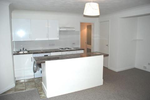 1 bedroom flat to rent, Oakdene, 38 Paddockhall Road, Haywards Heath, West Sussex, RH16 1HW