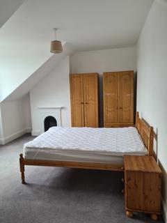 1 bedroom in a house share to rent - Linden Road