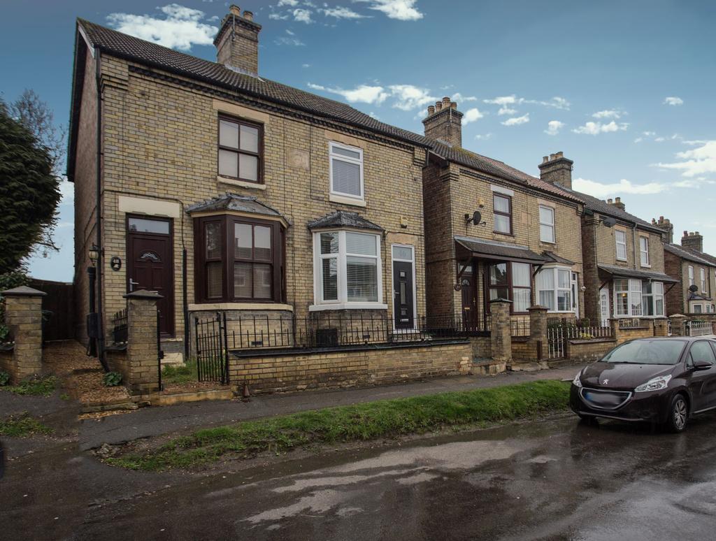 Chapel Street, Yaxley, PE7 2 bed semidetached house £210,000