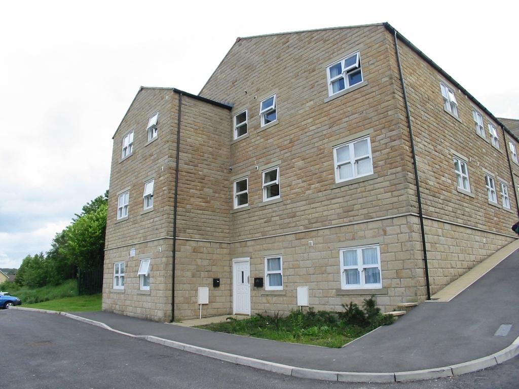 Ivegate, Colne BB8 2 bed apartment to rent £495 pcm (£114 pw)