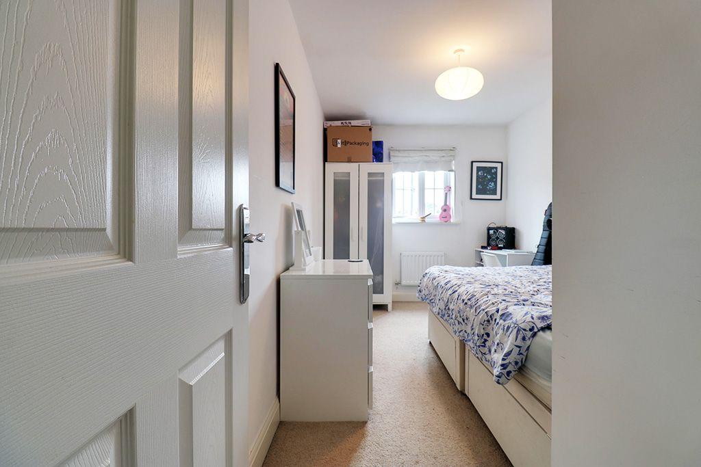 Bedroom 2 (Double)