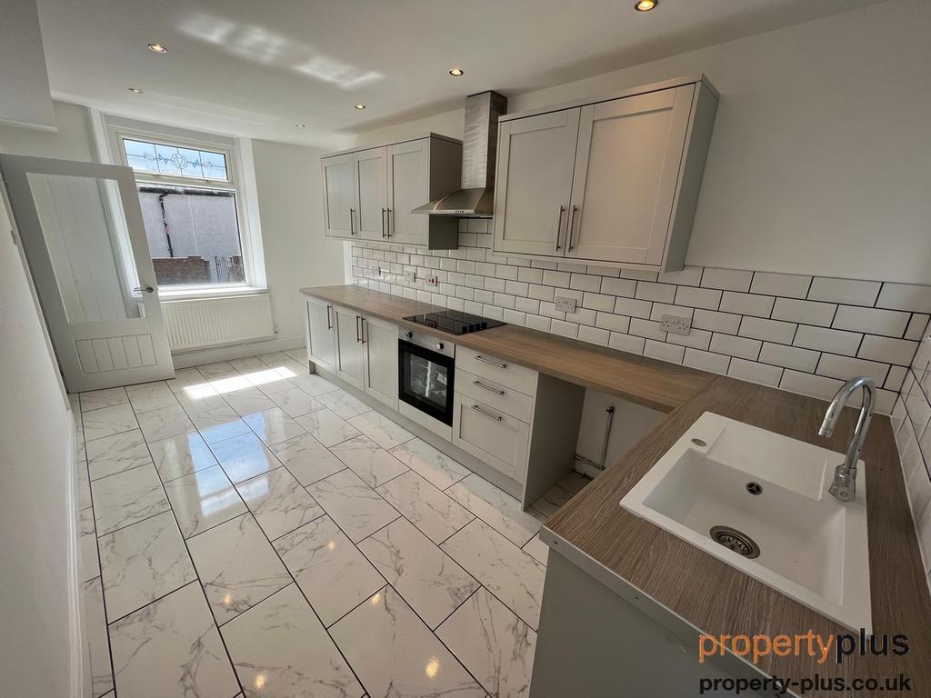Heol Ceiriog Wattstown Porth 3 bed property for sale £128,000