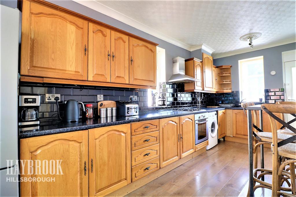 Crowder Avenue, Sheffield 3 bed semidetached house £125,000
