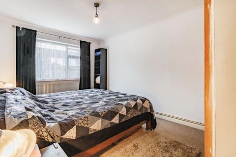 2 bedroom flat for sale - Chestnut Lane, Amersham