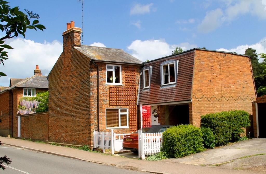 High Street Codicote SG4 4 Bed Detached House 1 650 Pcm 381 Pw 