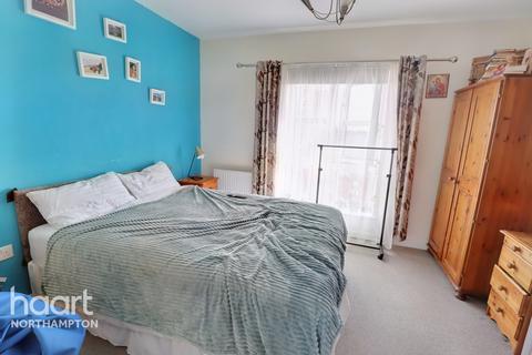 Flat 5, 45 Balmoral Close, Northampton, NN5 4FY