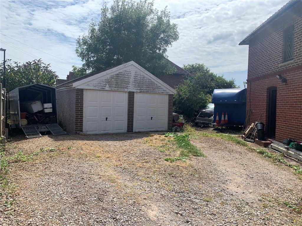 Palmer Road, Angmering... 3 bed end of terrace house £325,000