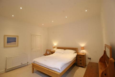 2 bedroom flat to rent, Great Junction Street, Edinburgh EH6