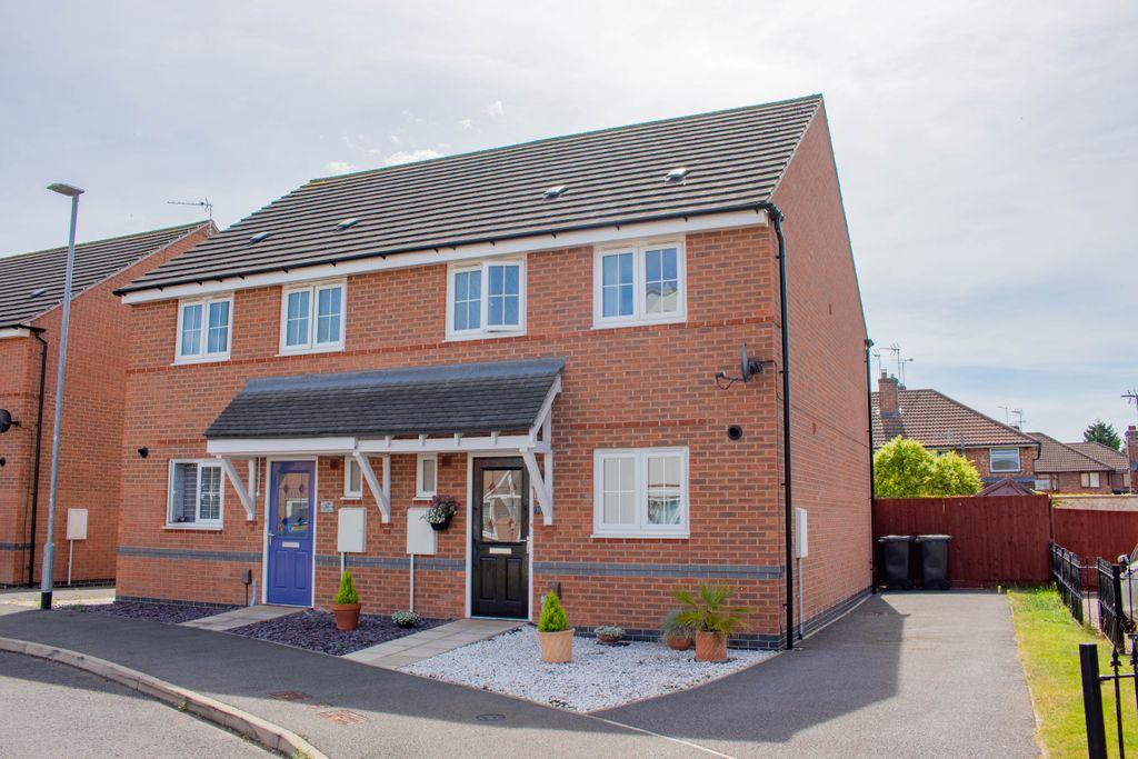 Perkins Way, Chilwell NG9 5JD 3 bed semidetached house £300,000
