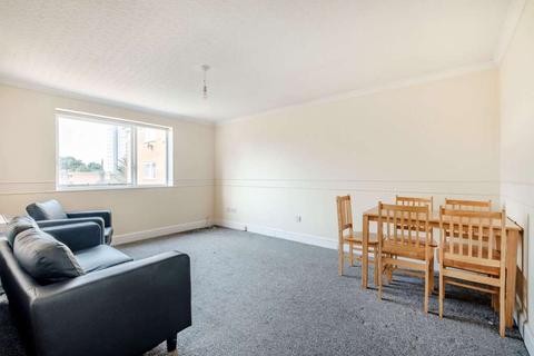 2 bedroom flat for sale - Gurney Close, Barking, Essex