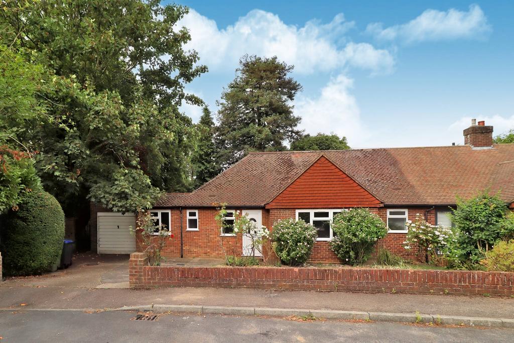 Groombridge Close, Hersham KT12 4 bed semidetached house for sale £