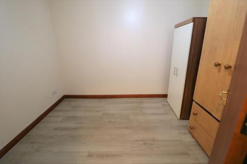 2 bedroom flat to rent - Lopen Road, N18