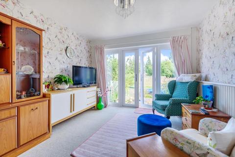 58 Greenfields, Kington, HR5 3AA
