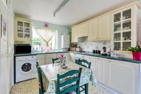 58 Greenfields, Kington, HR5 3AA