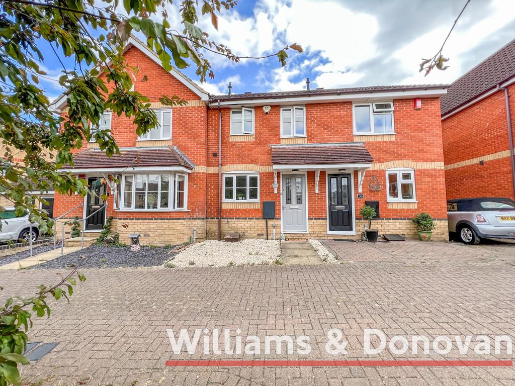 Heron Close, Rayleigh 2 bed terraced house £325,000