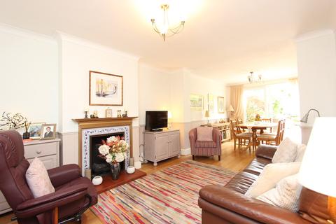 124 Winkworth Road, Banstead, SM7 2QR