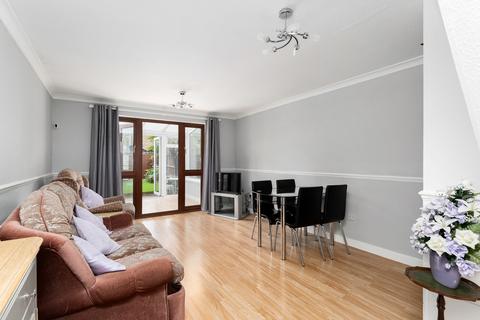 2 bedroom end of terrace house for sale - Greenstone Mews, Wanstead