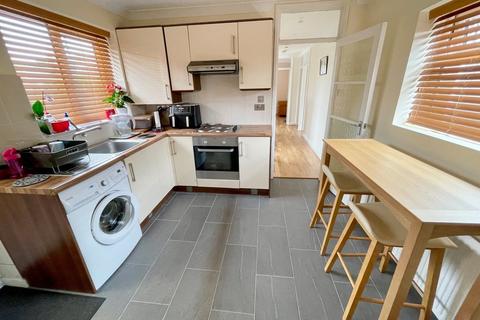 37 Barnsite Gardens, Rustington, Littlehampton, BN16 3QG