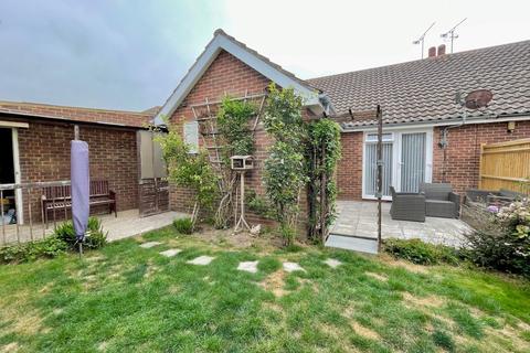 37 Barnsite Gardens, Rustington, Littlehampton, BN16 3QG