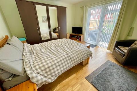 37 Barnsite Gardens, Rustington, Littlehampton, BN16 3QG
