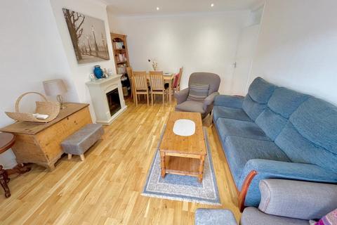 37 Barnsite Gardens, Rustington, Littlehampton, BN16 3QG