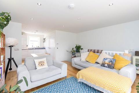 3 bedroom maisonette for sale - 57 Lawrie Reilly Place, Edinburgh, EH7