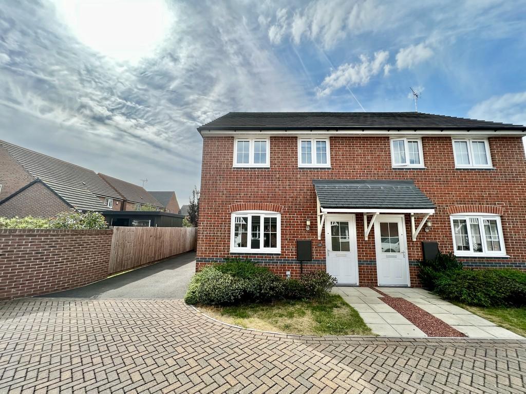 Browns Court, Farnsfield 3 bed semidetached house £900 pcm (£208 pw)