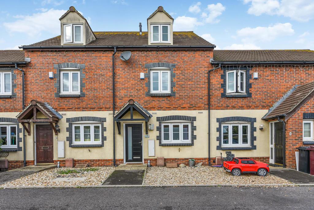 Fidler Close, Selsey 3 bed terraced house £1,395 pcm (£322 pw)