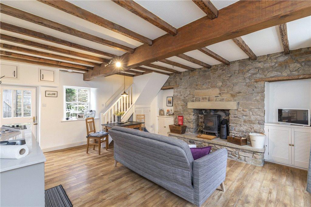 Watsons Houses, Skipton, North Yorkshire 2 bed end of terrace house £