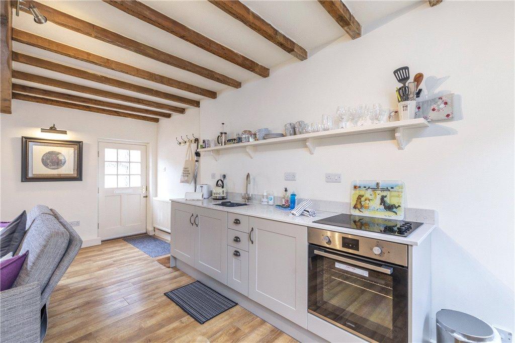 Watsons Houses, Skipton, North Yorkshire 2 bed end of terrace house £