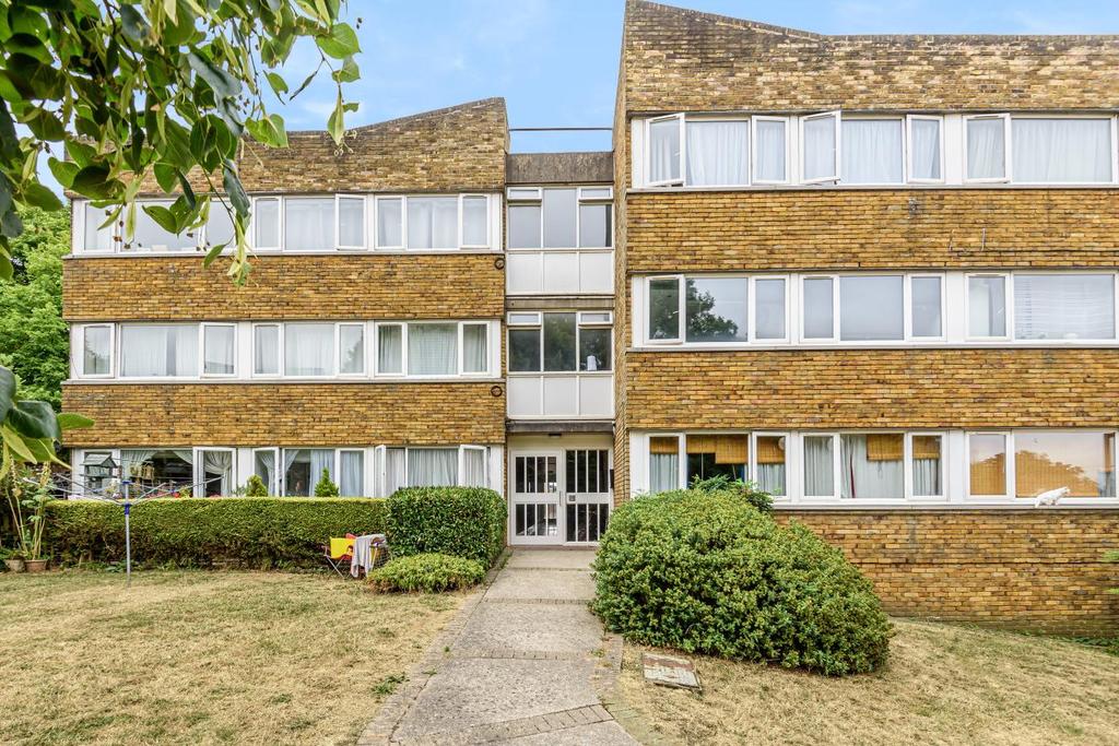 Bray Road, Inglis Barracks, Mill Hill 2 bed flat for sale £350,000