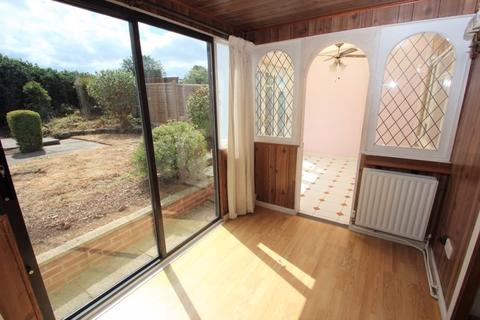 25 Augustine Avenue, Studley, B80 7JN