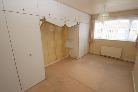 25 Augustine Avenue, Studley, B80 7JN