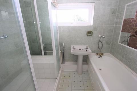 25 Augustine Avenue, Studley, B80 7JN