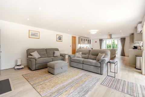 7 Fred Mead, Southfleet, Gravesend, DA13 9PQ