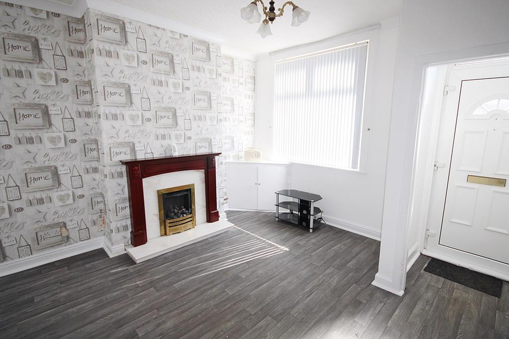 Earl Street, Warrington, WA2 2 bed terraced house £700 pcm (£162 pw)