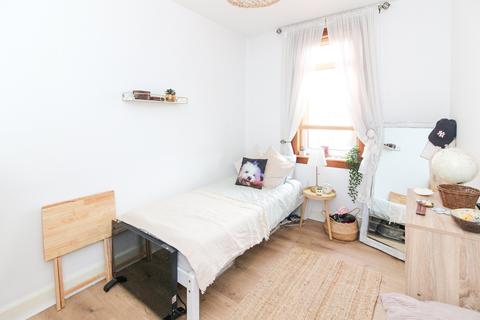106 Pirniefield Place, Edinburgh, EH6 7PY