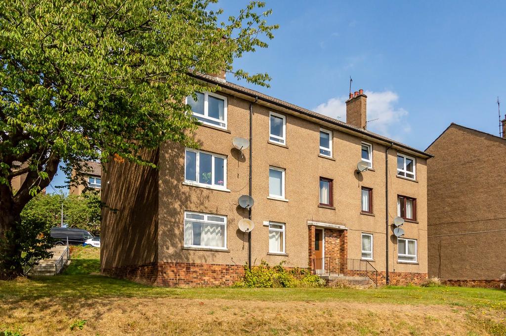 Pentland Crescent, Logie, Dundee, DD2 2 bed flat £85,000