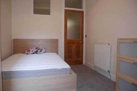 2 bedroom flat to rent - Comely Bank Avenue, Edinburgh,
